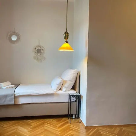 Tamliving History Center Apartment
