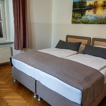 Living Groß *